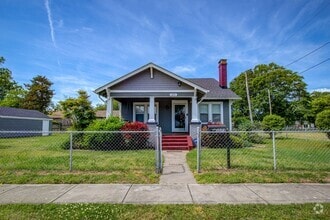 Building Photo - Charming, 3 Bed, 1 Bath Cape Cod in Granby...