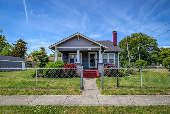 Primary Photo - Charming, 3 Bed, 1 Bath Cape Cod in Granby...