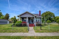 Building Photo - Charming, 3 Bed, 1 Bath Cape Cod in Granby...