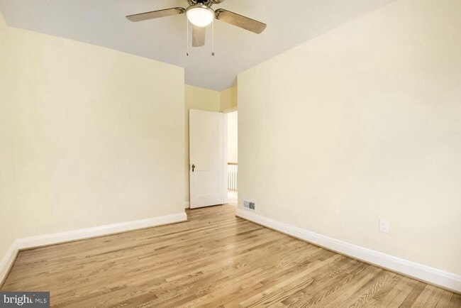 Building Photo - 220 Edgewood St