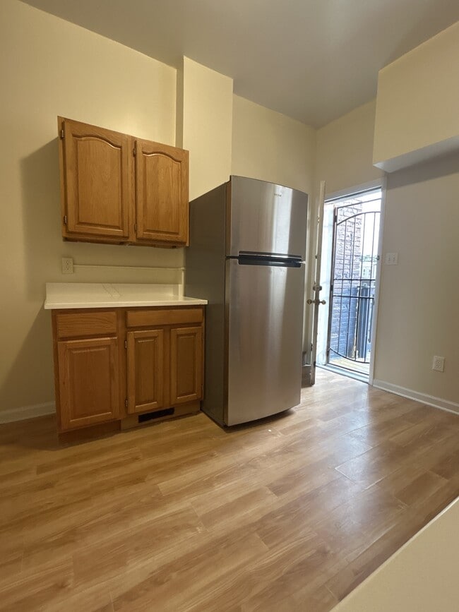 Building Photo - 1604 Moreland Ave