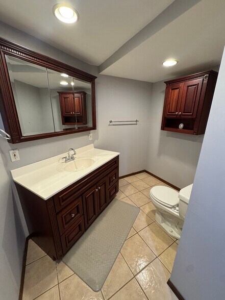 Building Photo - 4760 Dominick Dr