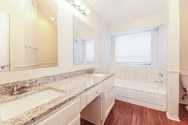 Building Photo - 8005 Meadowlark Ln