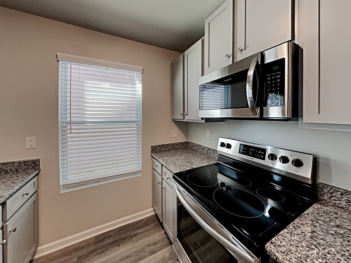 Building Photo - 1052 Wedgewood Ct NE