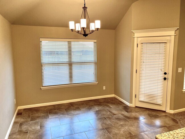 Building Photo - Cute Home In Mustang Schools With Storm Sh...