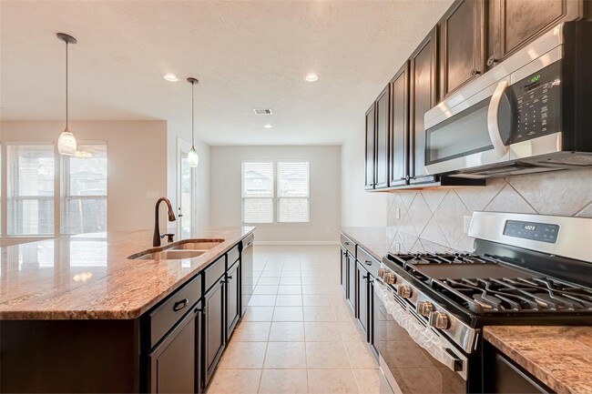 Building Photo - 15910 Copper Oak Ln