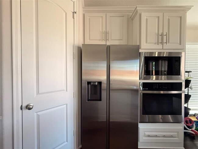 Building Photo - 156 Santa Maria St