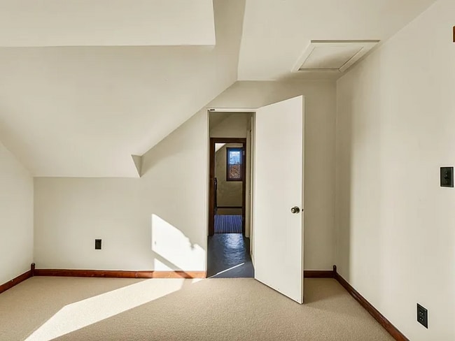 Building Photo - NEW LISTING-5 bedroom, 3 bathroom farmhouse-DeLand, Illinois