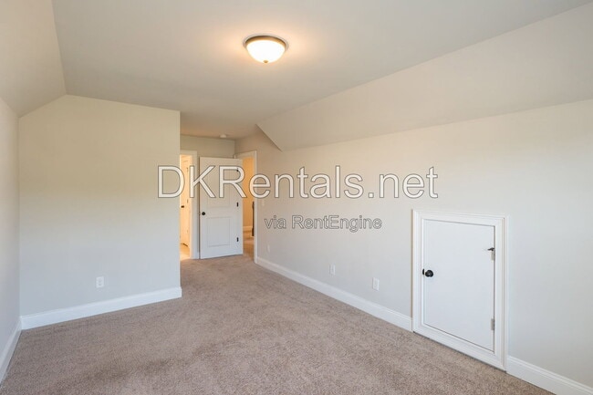 Building Photo - 2766 Hilson Commons