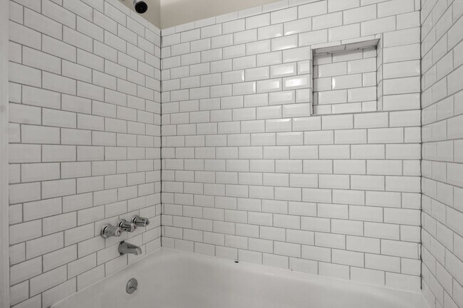 Building Photo - 117 Queen Mary Ct