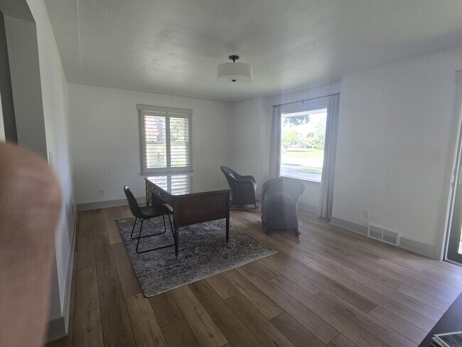 Building Photo - 38 E 32nd St