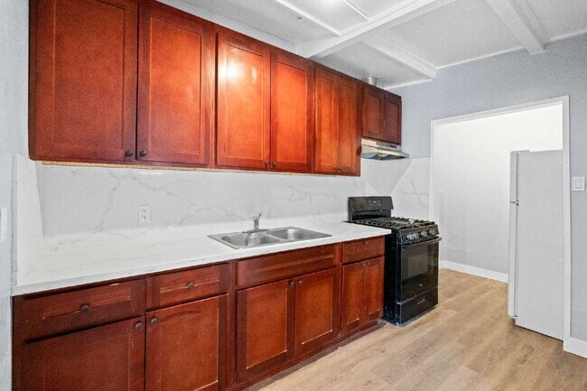 Building Photo - "Charming 1-Bedroom Retreat at 1516B McAllister Avenue, Sacramento – Cozy 760 sq ft with In Unit ...