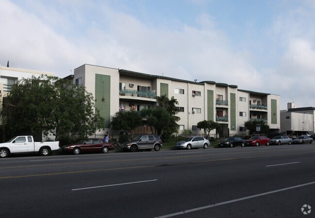 Building Photo - 6701 Woodman Ave