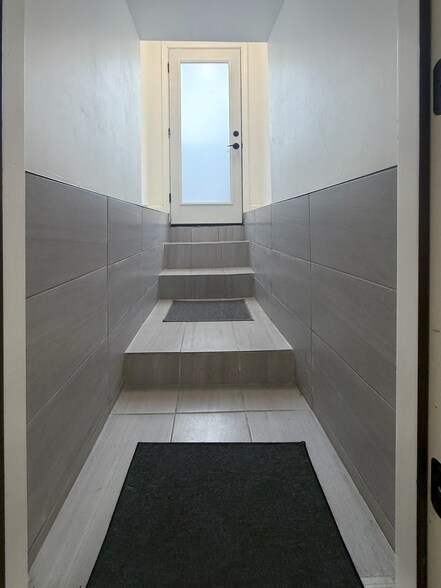 Building Photo - 39 Schofield St