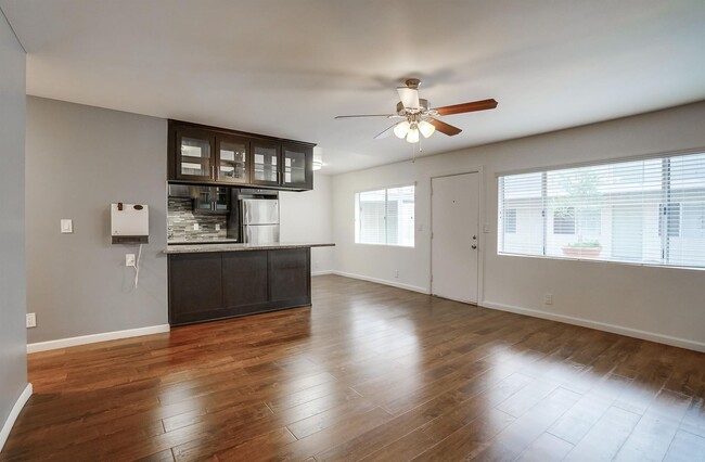 Interior Photo - 3638 W 113th St (B)