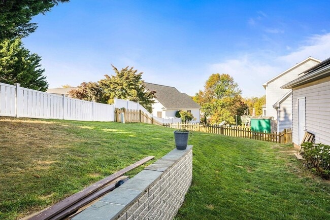 Building Photo - 1141 Decca Dr