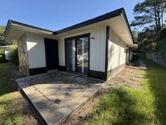 Building Photo - 500 N Crow Rd