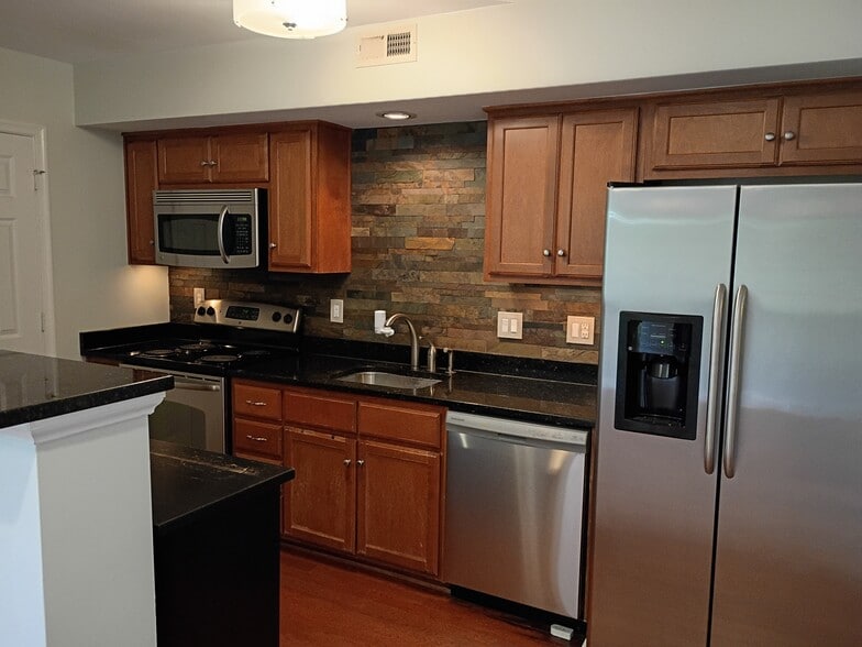 Building Photo - 5414 1st Pl NW