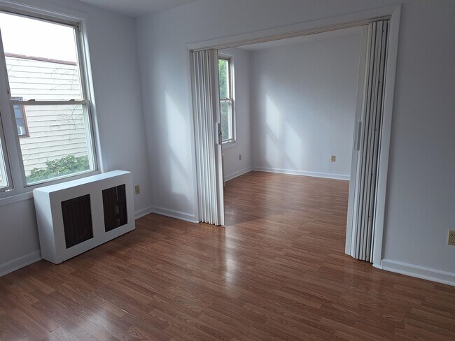 Building Photo - 589 Avenue A