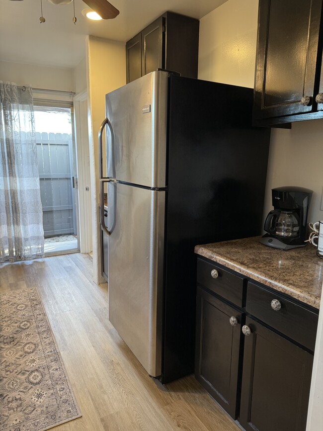 Building Photo - 1388 Siwanoy Dr