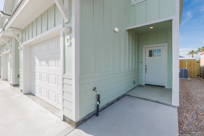Building Photo - 13970 Fortuna Bay Dr