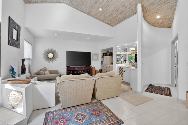Building Photo - 22519 Esplanada Cir