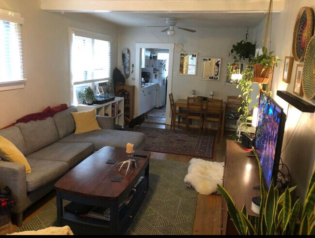 Building Photo - 2621 N Columbine St