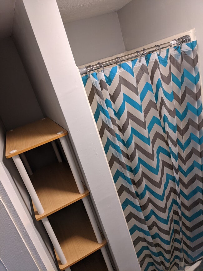 Building Photo - South 16th and a Half