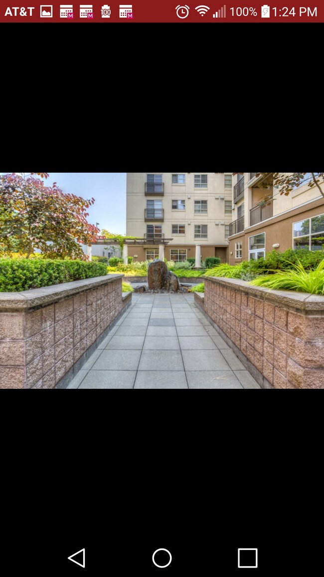 Building Photo - 118 107th Ave NE