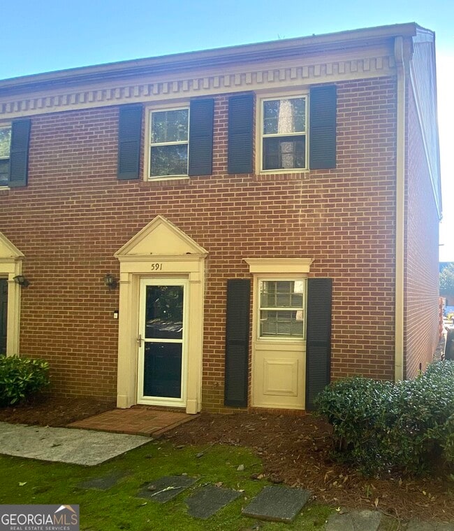 Building Photo - 591 Wedgewood Dr