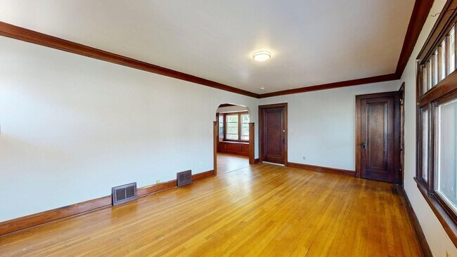 Building Photo - 4003 Behrwald Ave