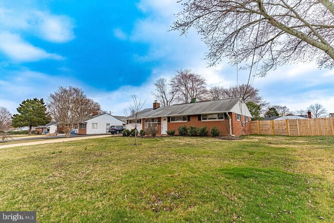 Building Photo - 4801 Apple Tree Dr