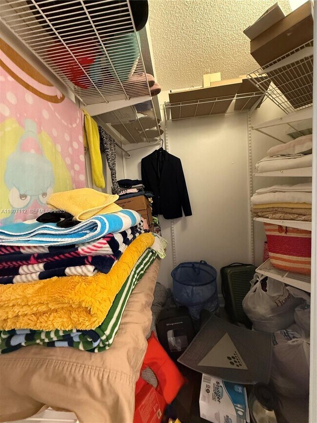 Building Photo - 2634 SE 21st Ct