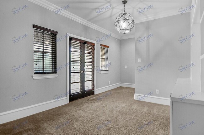 Building Photo - 857 N Glasgow Dr