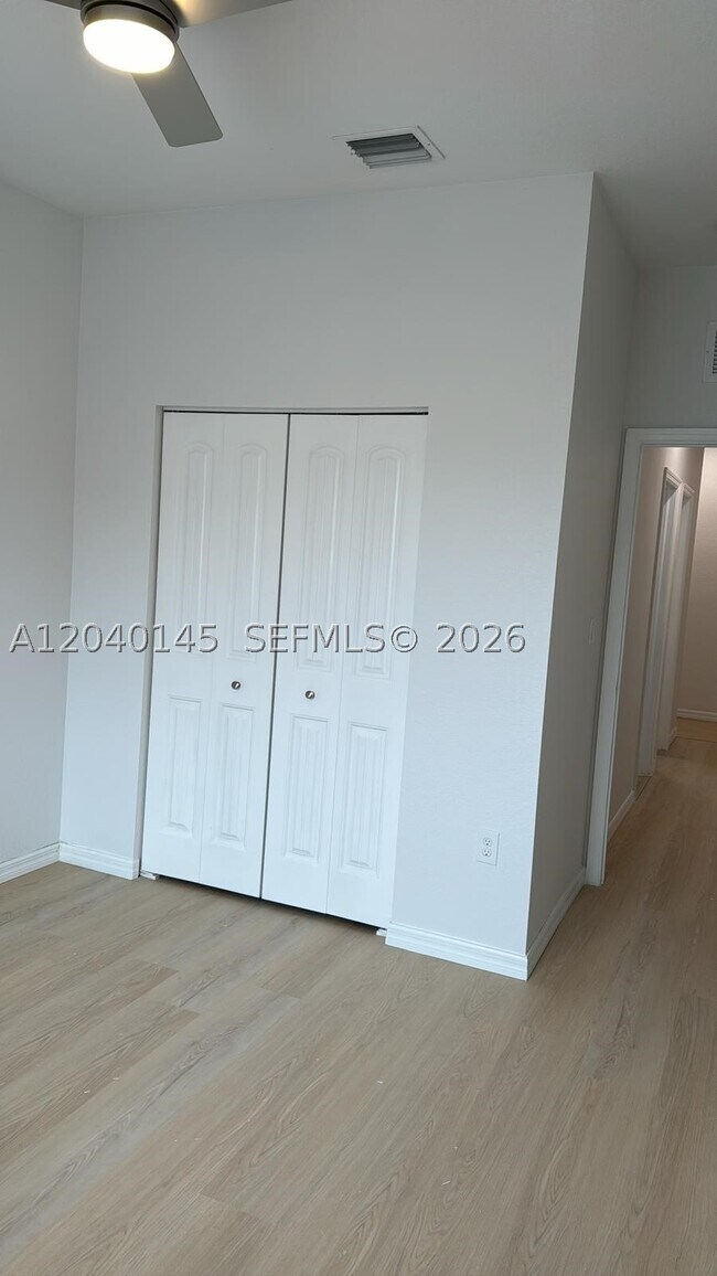 Building Photo - 3526 NW 29th Ct