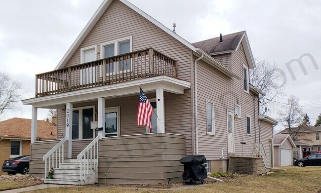Primary Photo - 2019 29th St