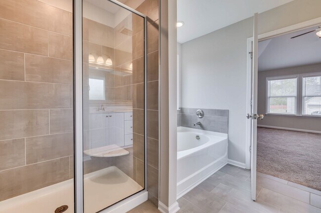 Building Photo - COMING SOON!  Comfort AND sophistication in Martinez, GA
