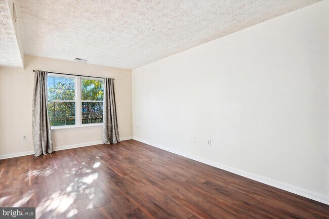 Building Photo - 6101 Hoskins Hollow Cir