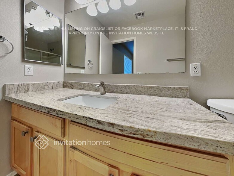 Building Photo - 1895 E Desert Rose Trail