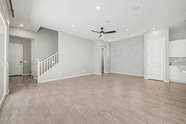 Building Photo - 291 E Markwood Dr