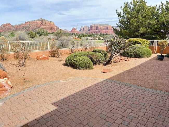 Building Photo - HOUSE - SEDONA - 4 BEDROOM HOME