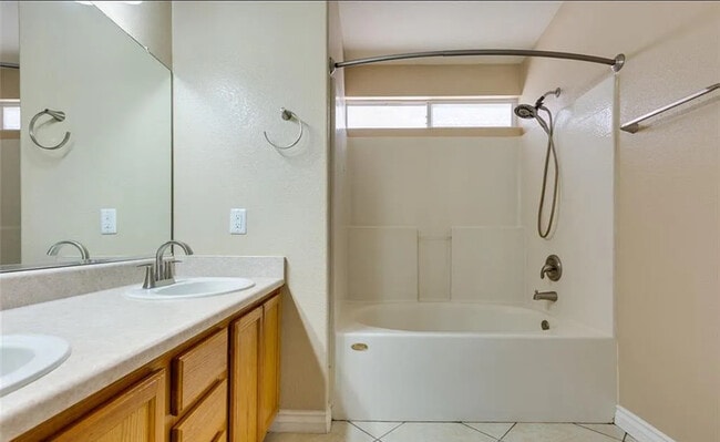 Building Photo - 8841 Spinning Wheel Ave