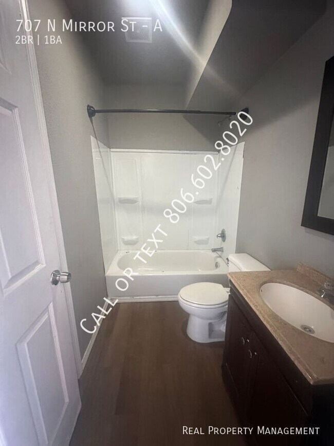 Building Photo - 707 N Mirror St