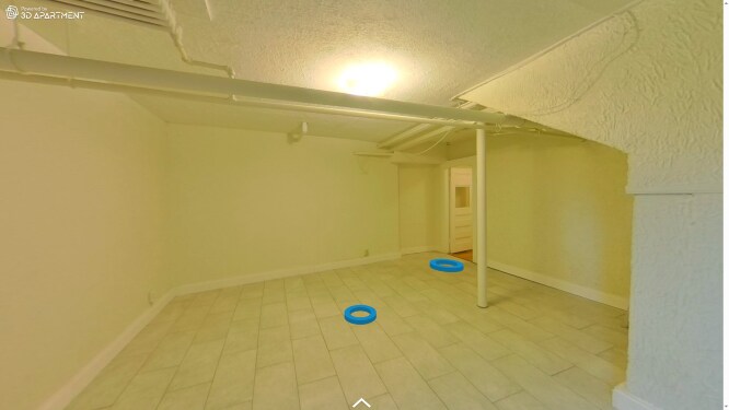 Building Photo - 44 Maple St