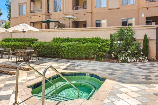 Building Photo - 3550 Lebon Dr