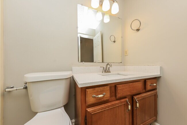 Building Photo - 7445 Hunters Ridge Dr