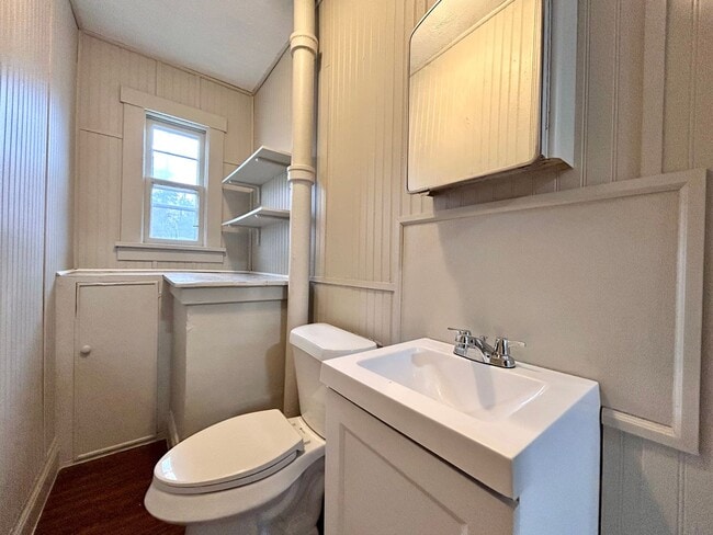 Building Photo - Two Bedroom Home in Muskegon