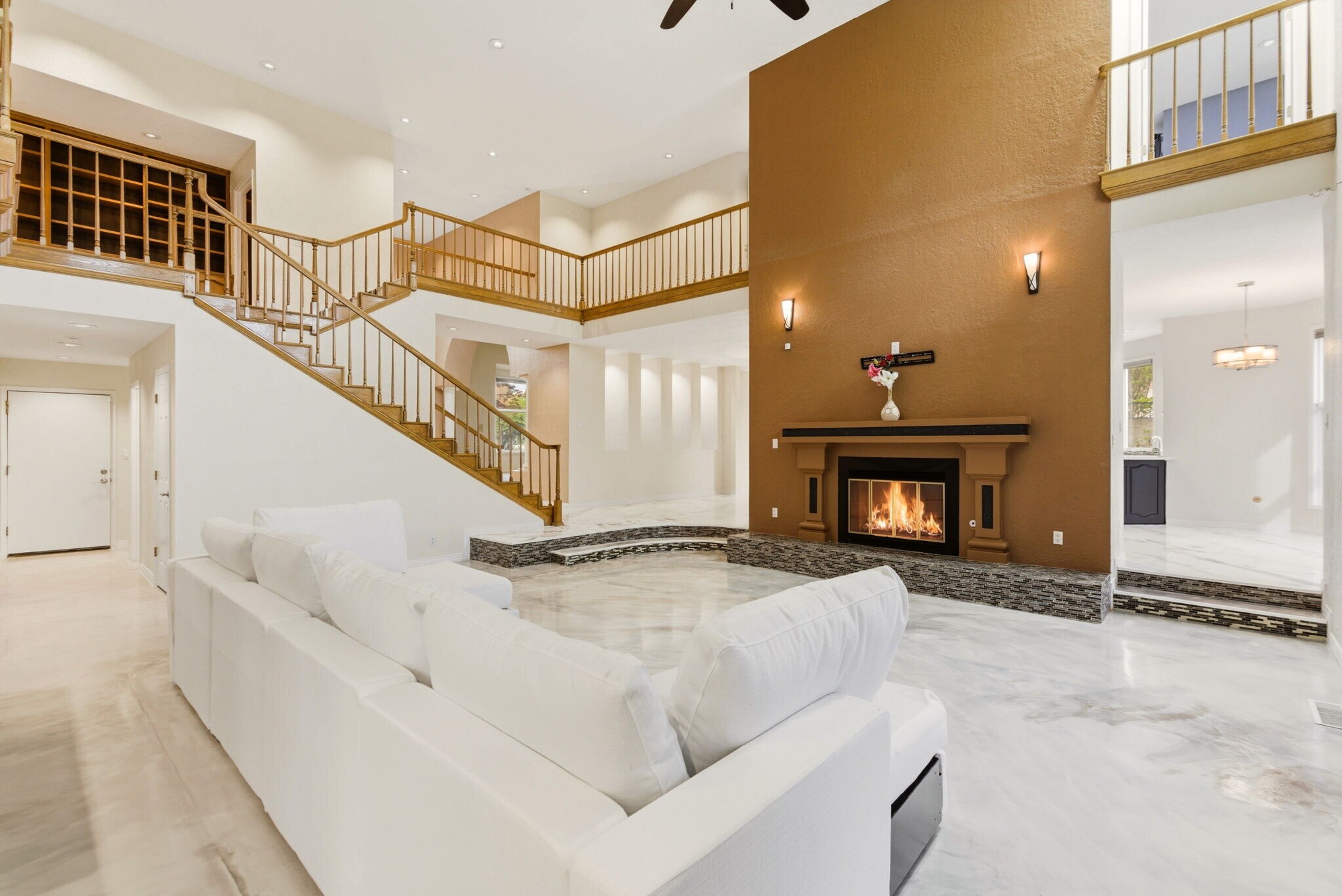 Building Photo - 9706 Tanoan Dr NE