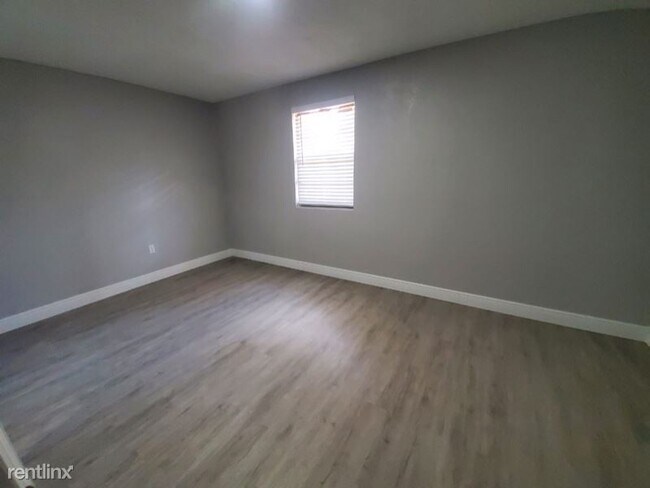 Building Photo - 3 br, 1 bath House - 5660 State Road 11