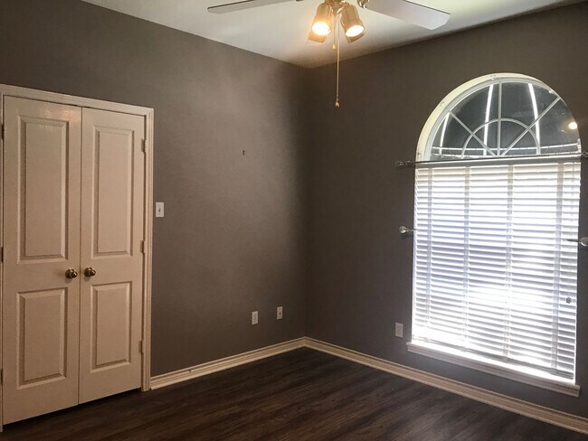 Building Photo - 3106 Silkwood Dr